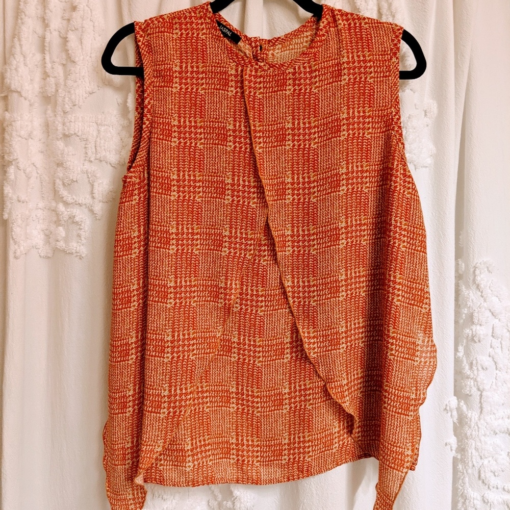 Sleeveless shirt 🧡 orange/red pattern